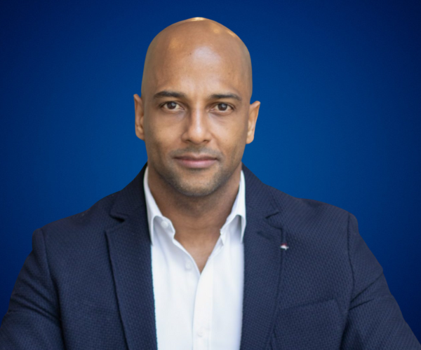 Adrián González — Conferencista en United States